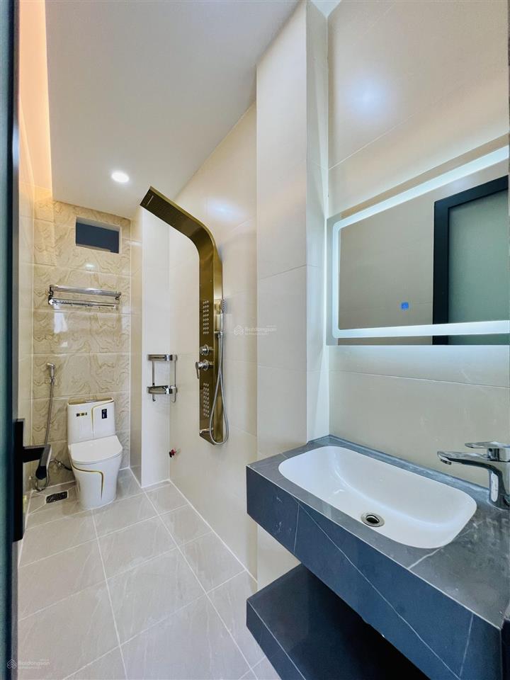 Giá tốt dãy nhà đẹp mới xây 4 tầng 67m2, chỉ 6,8 tỷ đường lê văn quới, shr, gần bốn xã
