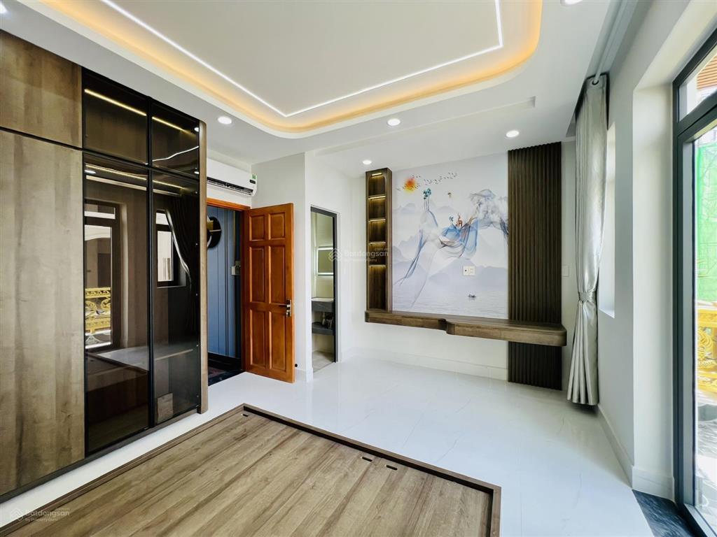 Giá tốt dãy nhà đẹp mới xây 4 tầng 67m2, chỉ 6,8 tỷ đường lê văn quới, shr, gần bốn xã