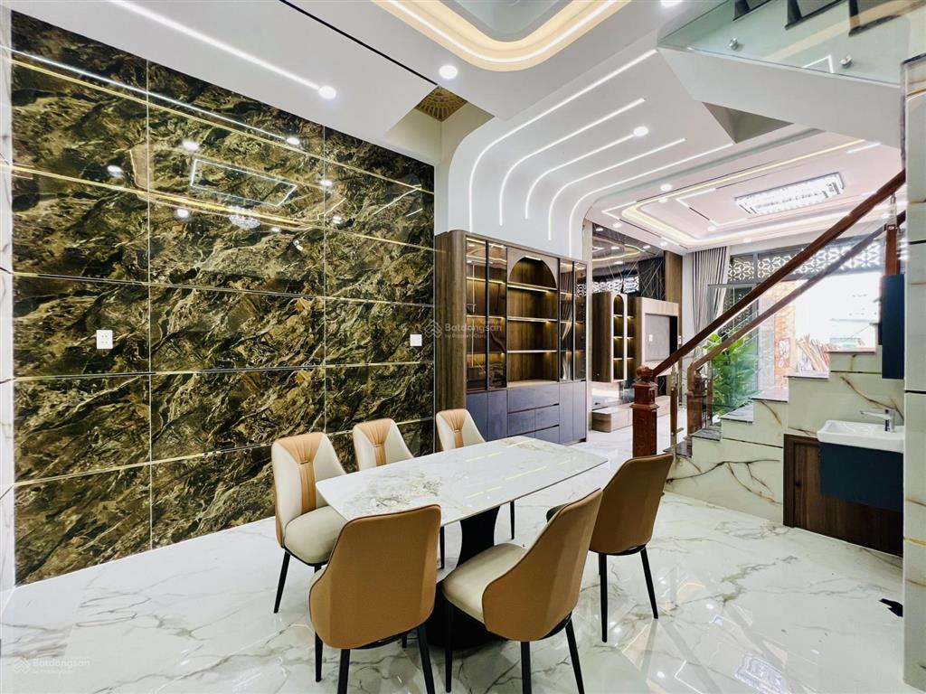 Giá tốt dãy nhà đẹp mới xây 4 tầng 67m2, chỉ 6,8 tỷ đường lê văn quới, shr, gần bốn xã