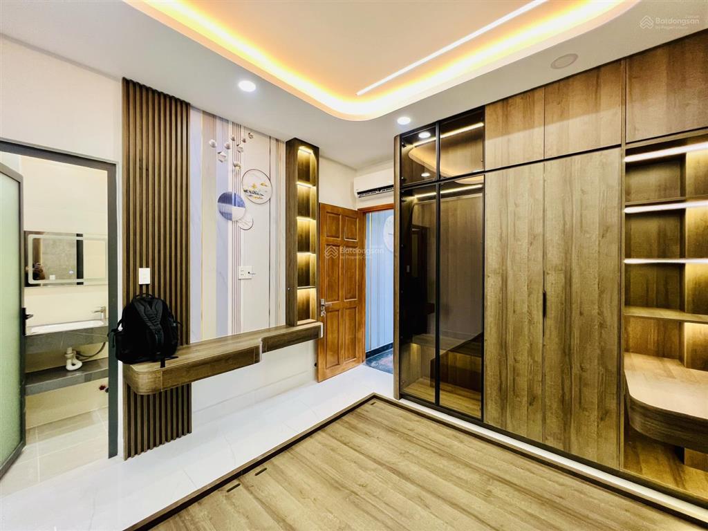 Giá tốt dãy nhà đẹp mới xây 4 tầng 67m2, chỉ 6,8 tỷ đường lê văn quới, shr, gần bốn xã