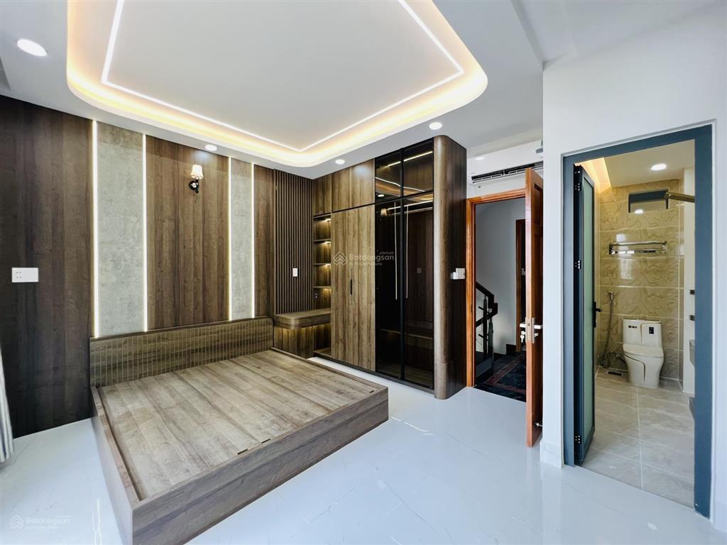 Giá tốt dãy nhà đẹp mới xây 4 tầng 67m2, chỉ 6,8 tỷ đường lê văn quới, shr, gần bốn xã