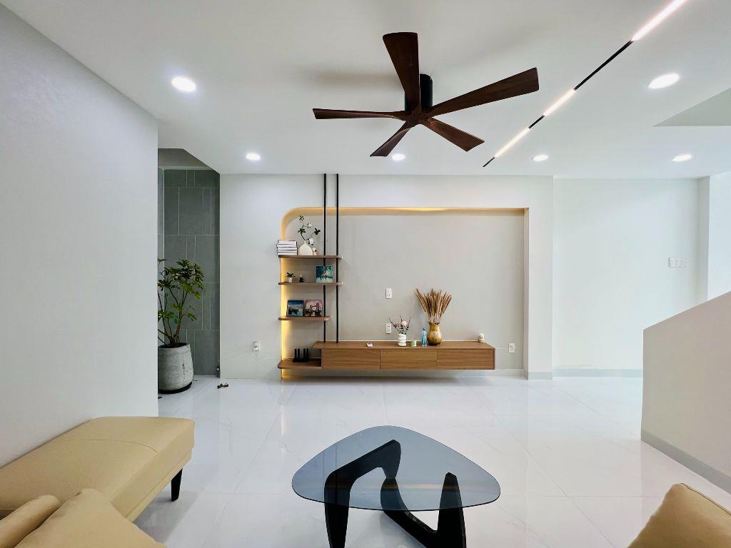 Nhà Mặt Tiền Kinh Doanh Đối Diện Công Viên Giáp Tân Phú 4x12,5m 5 Tầng 5PN 11,2 Tỷ SHR