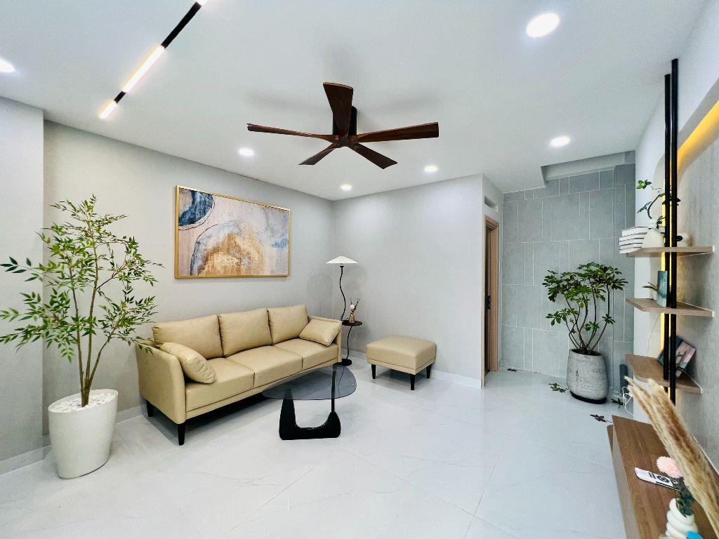 Nhà Mặt Tiền Kinh Doanh Đối Diện Công Viên Giáp Tân Phú 4x12,5m 5 Tầng 5PN 11,2 Tỷ SHR