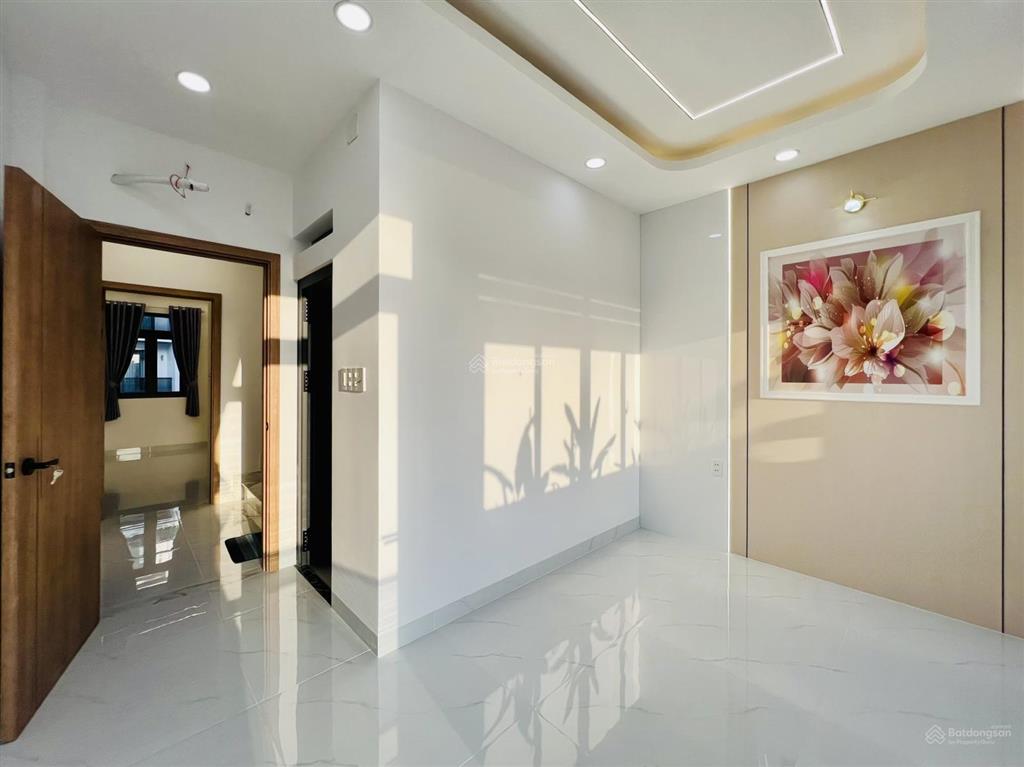 Nhà đẹp gần khu tên lửa đường mã lò khu đồng bộ 4x12,6m 5 tầng 5pn 5wc 6,9 tỷ shr