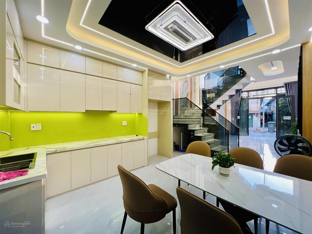 Nhà đẹp gần khu tên lửa đường mã lò khu đồng bộ 4x12,6m 5 tầng 5pn 5wc 6,9 tỷ shr