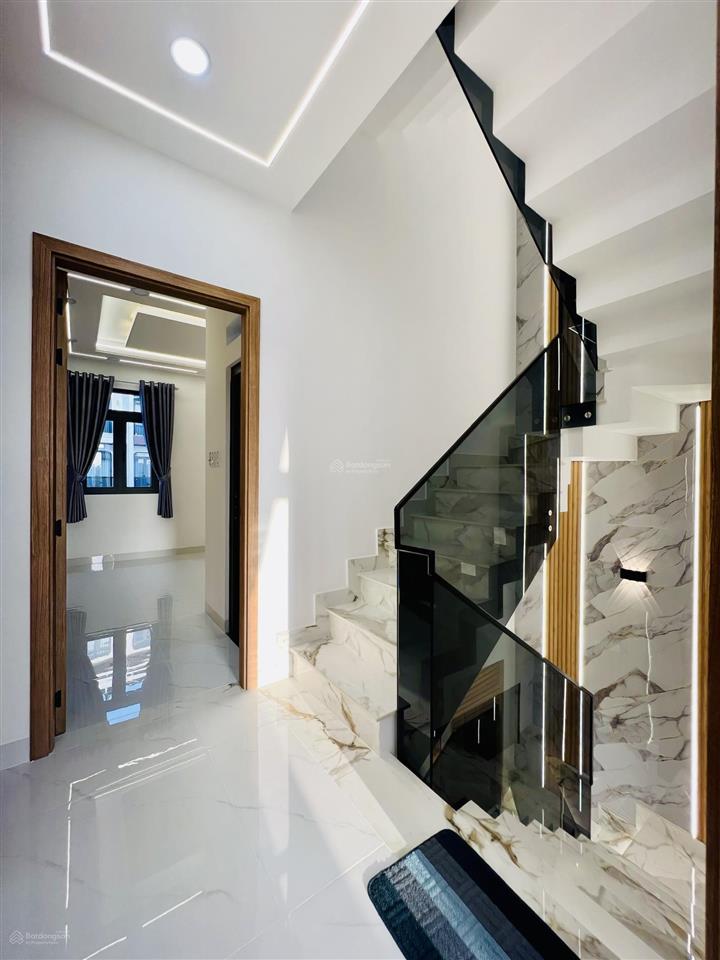 Nhà đẹp gần khu tên lửa đường mã lò khu đồng bộ 4x12,6m 5 tầng 5pn 5wc 6,9 tỷ shr