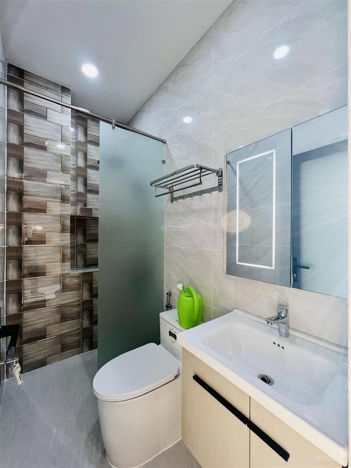 Nhà đẹp gần khu tên lửa đường mã lò khu đồng bộ 4x12,6m 5 tầng 5pn 5wc 6,9 tỷ shr