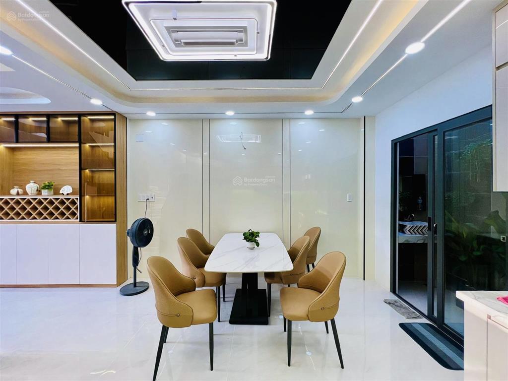 Nhà đẹp gần khu tên lửa đường mã lò khu đồng bộ 4x12,6m 5 tầng 5pn 5wc 6,9 tỷ shr