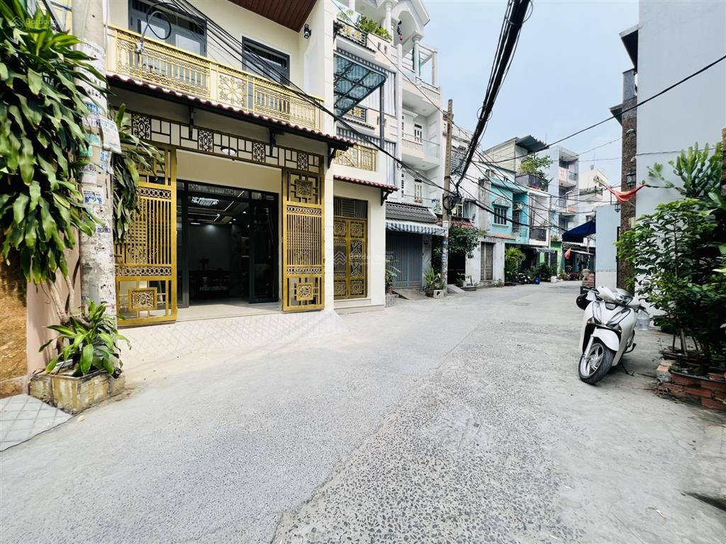 Nhà sát tân phú khu phan anh, 6,8x12m, 3 tầng, 4pn 5wc, đẹp mới xây, 7,2 tỷ shr