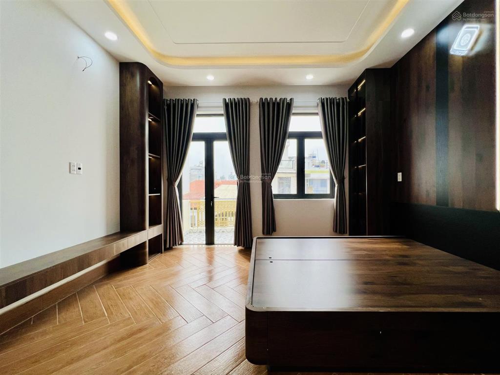 Nhà sát tân phú khu phan anh, 6,8x12m, 3 tầng, 4pn 5wc, đẹp mới xây, 7,2 tỷ shr