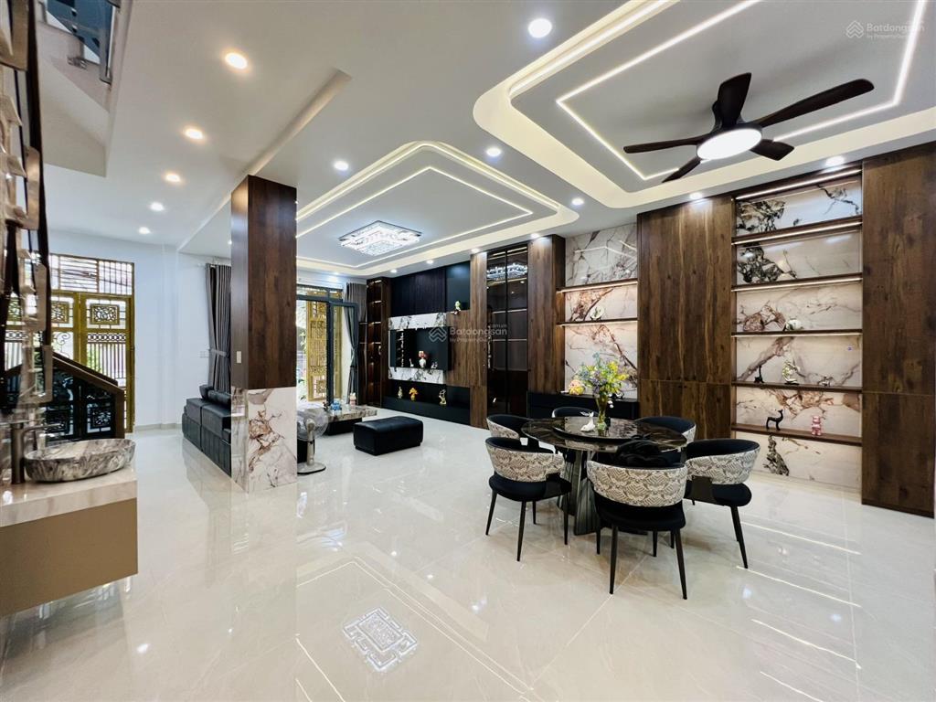 Nhà sát tân phú khu phan anh, 6,8x12m, 3 tầng, 4pn 5wc, đẹp mới xây, 7,2 tỷ shr