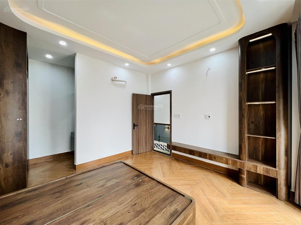 Nhà sát tân phú khu phan anh, 6,8x12m, 3 tầng, 4pn 5wc, đẹp mới xây, 7,2 tỷ shr