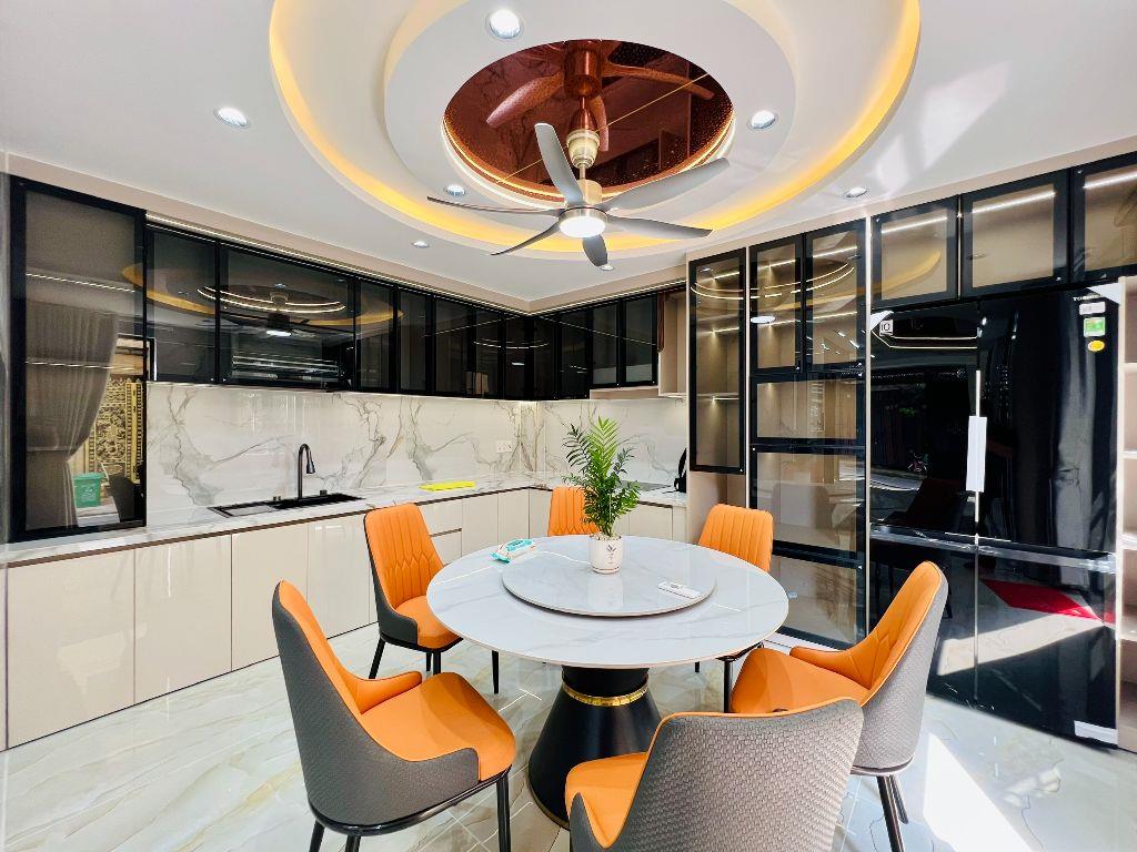 Siêu Phẩm Thang Máy Góc 2MT Lê Văn Quới Gần Bốn Xã 4,7x14m 6 Tầng 5PN 12,5 Tỷ SHR