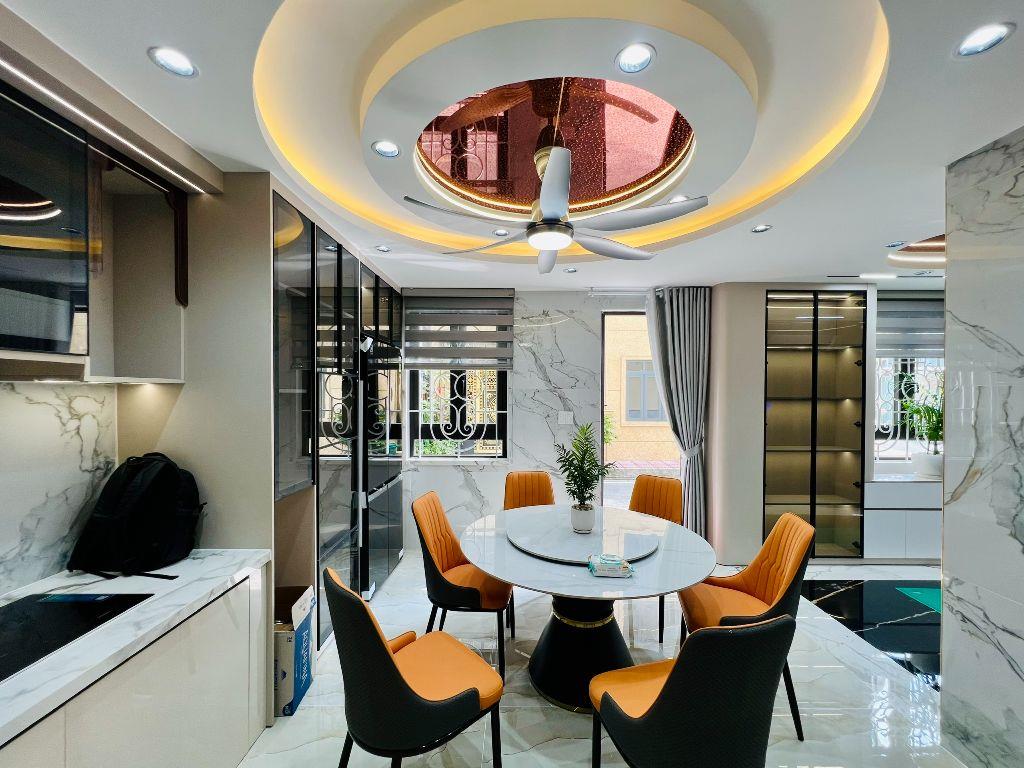 Siêu Phẩm Thang Máy Góc 2MT Lê Văn Quới Gần Bốn Xã 4,7x14m 6 Tầng 5PN 12,5 Tỷ SHR