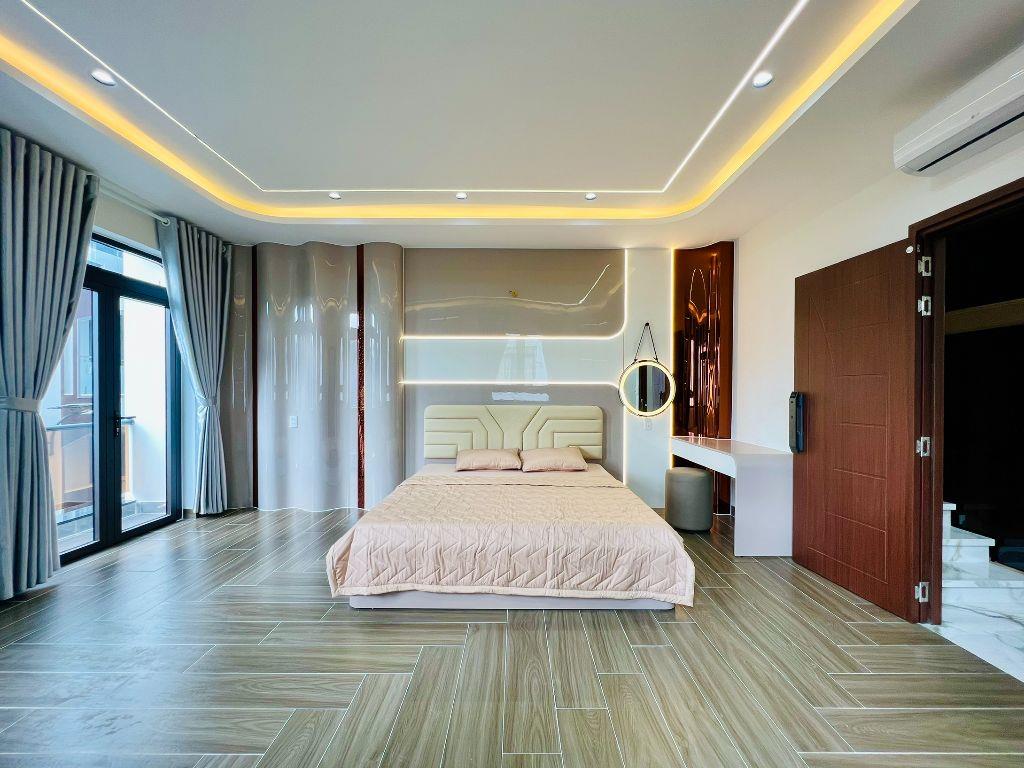 Siêu Phẩm Thang Máy Góc 2MT Lê Văn Quới Gần Bốn Xã 4,7x14m 6 Tầng 5PN 12,5 Tỷ SHR