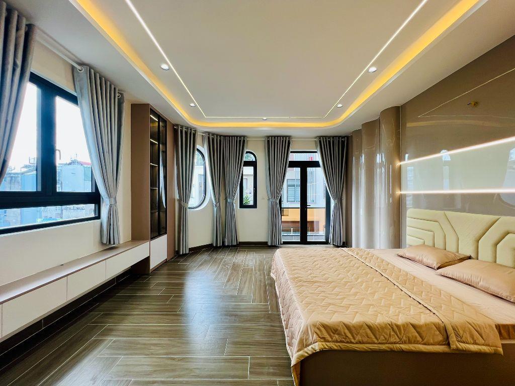 Siêu Phẩm Thang Máy Góc 2MT Lê Văn Quới Gần Bốn Xã 4,7x14m 6 Tầng 5PN 12,5 Tỷ SHR