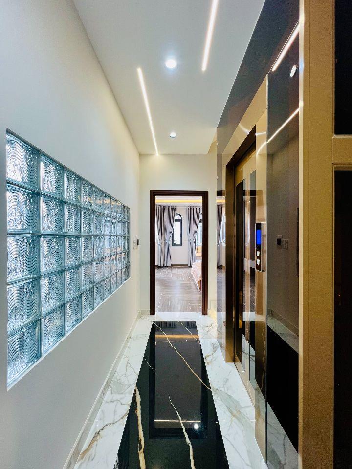 Siêu Phẩm Thang Máy Góc 2MT Lê Văn Quới Gần Bốn Xã 4,7x14m 6 Tầng 5PN 12,5 Tỷ SHR