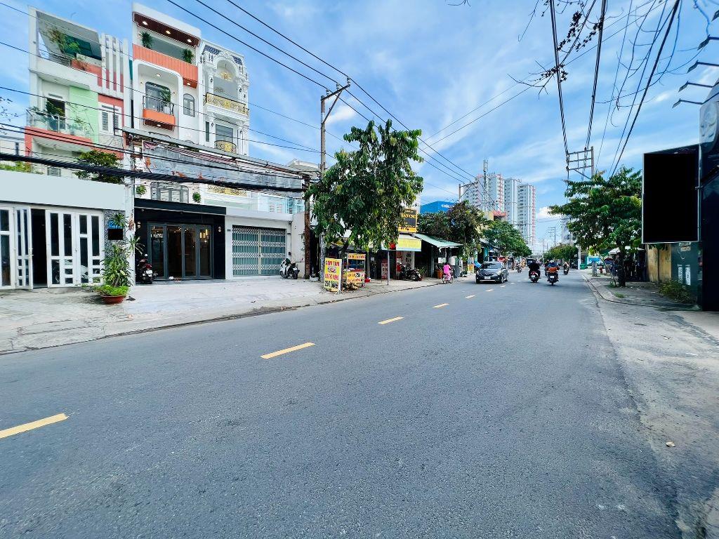 Siêu Phẩm Nhà Thang Máy MTKD Mã Lò Gần Tên Lửa 4x28m 5 Tầng 4PN 7WC 14,2 Tỷ SHR