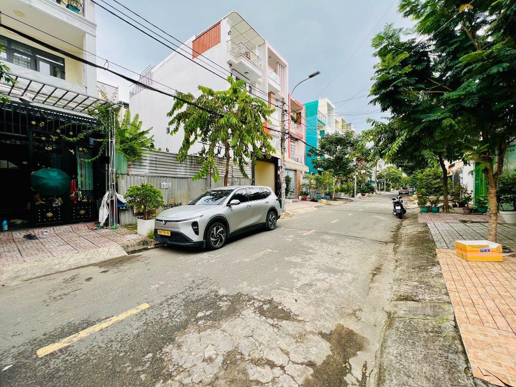 Siêu Phẩm Mặt Tiền Đường Số KDC Tên Lửa Gần Aeon Mall 4x20m Giá Tốt 8,4 Tỷ SHR