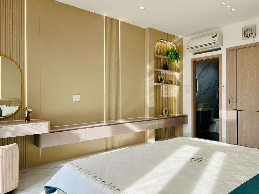 Siêu Phẩm Nhà Cao Cấp Lê Văn Quới Gần Bốn Xã 4x20m Thang Máy 5 Tầng 5PN 11,9 Tỷ SHR