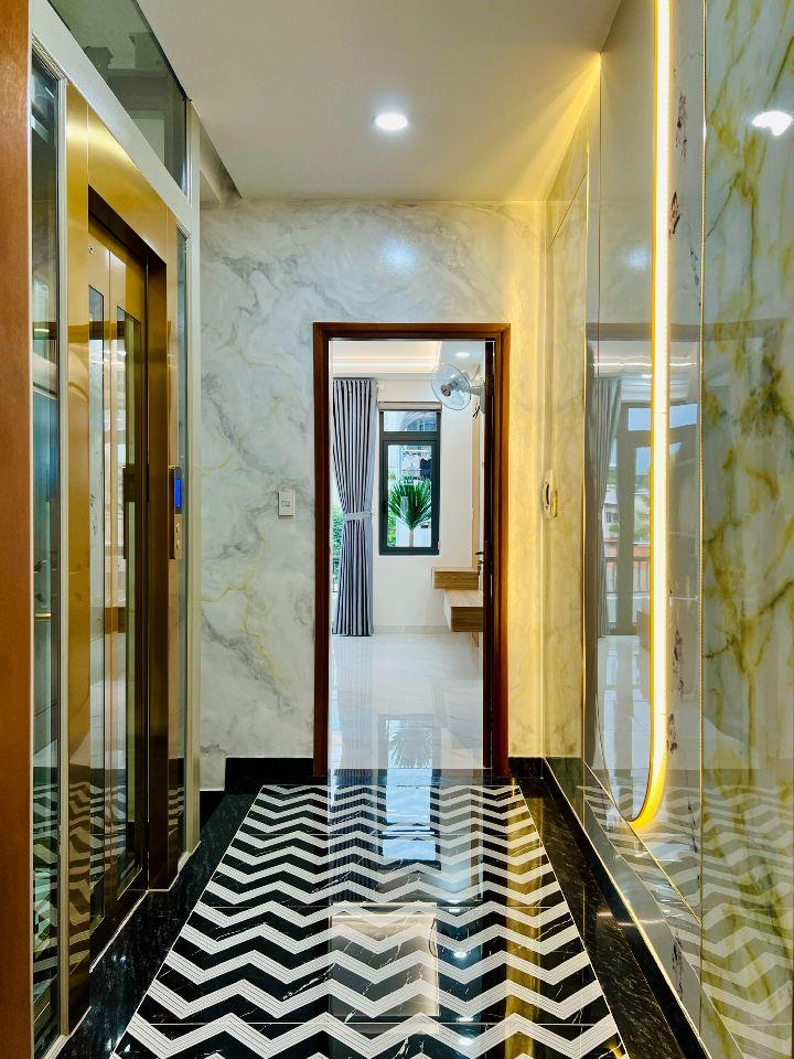 Siêu Phẩm Nhà Cao Cấp Lê Văn Quới Gần Bốn Xã 4x15m Thang Máy 5 Tầng 5PN 10,8 Tỷ SHR