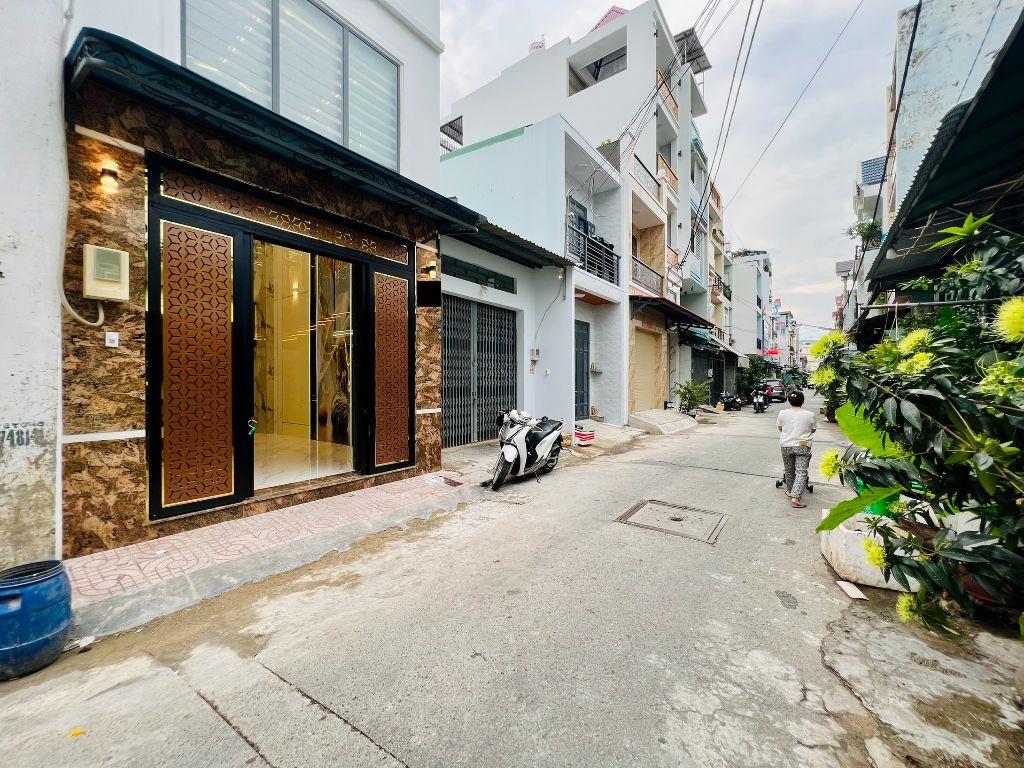 Siêu Phẩm Nhà Cao Cấp Lê Văn Quới Gần Bốn Xã 4x15m Thang Máy 5 Tầng 5PN 10,8 Tỷ SHR