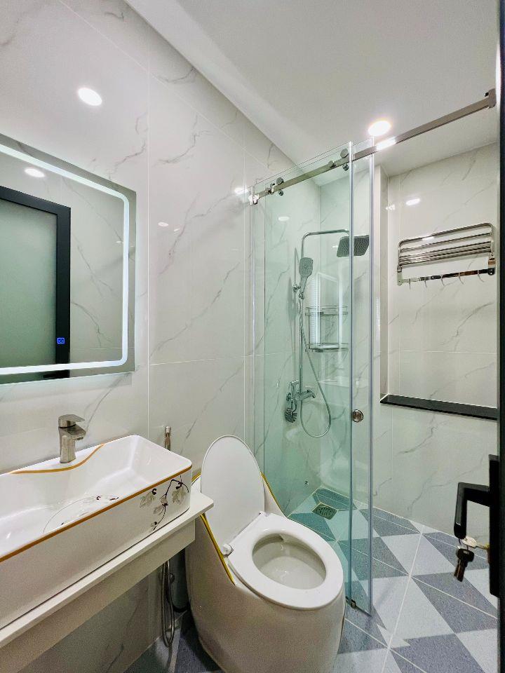 Siêu Phẩm Nhà Cao Cấp Lê Văn Quới Gần Bốn Xã 4x15m Thang Máy 5 Tầng 5PN 10,8 Tỷ SHR
