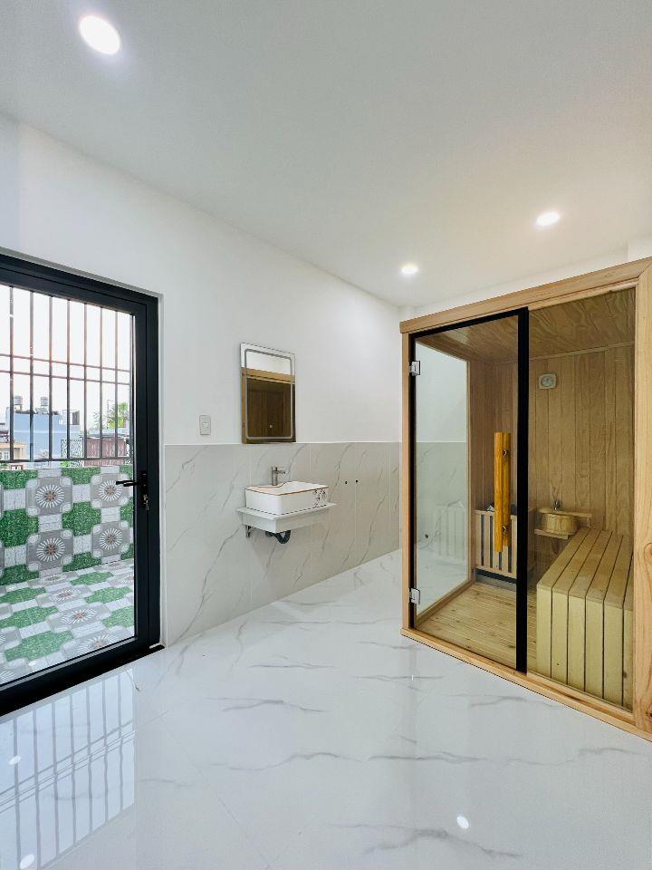 Siêu Phẩm Nhà Cao Cấp Lê Văn Quới Gần Bốn Xã 4x15m Thang Máy 5 Tầng 5PN 10,8 Tỷ SHR