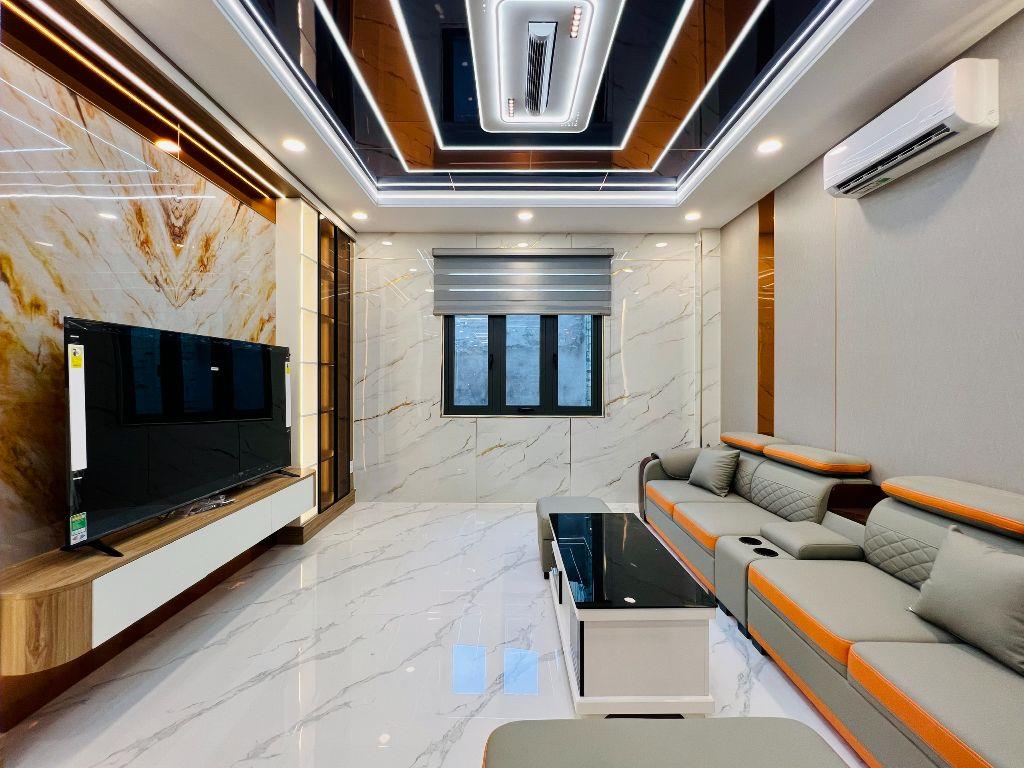 Siêu Phẩm Nhà Cao Cấp Lê Văn Quới Gần Bốn Xã 4x15m Thang Máy 5 Tầng 5PN 10,8 Tỷ SHR