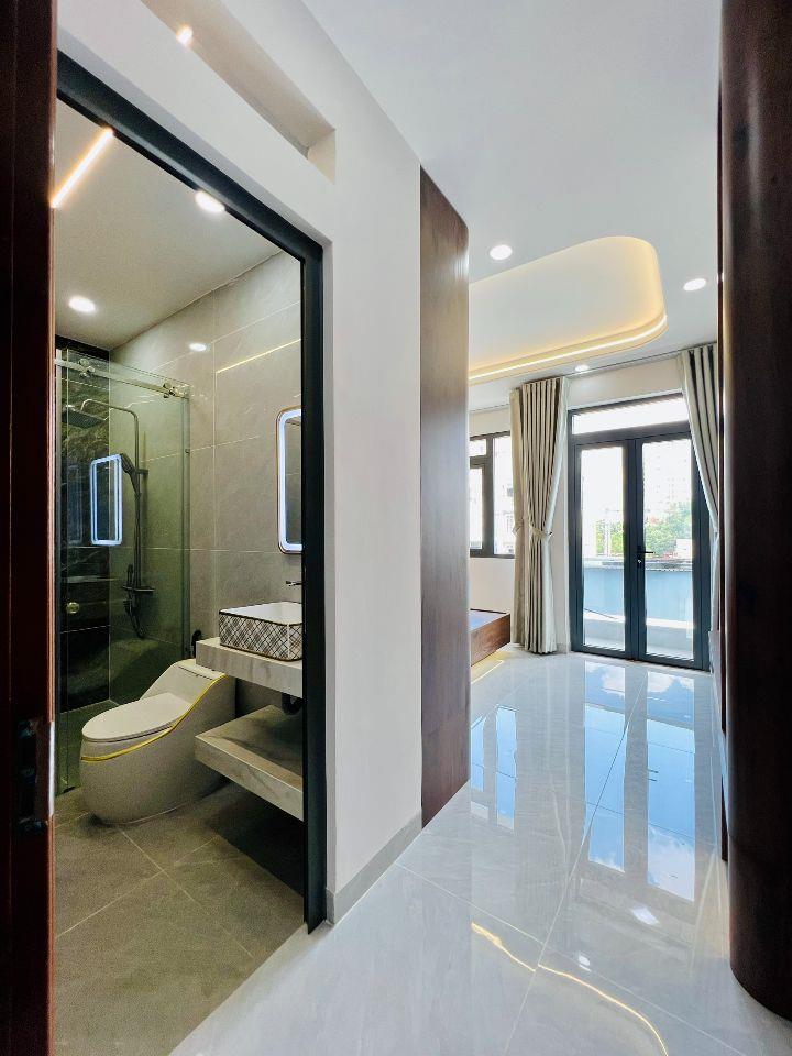 Siêu Phẩm Nhà Cao Cấp Gần Aeon Đường Tên Lửa 4,3x19m Thang Máy 5 Tầng 5PN 9,4 Tỷ SHR