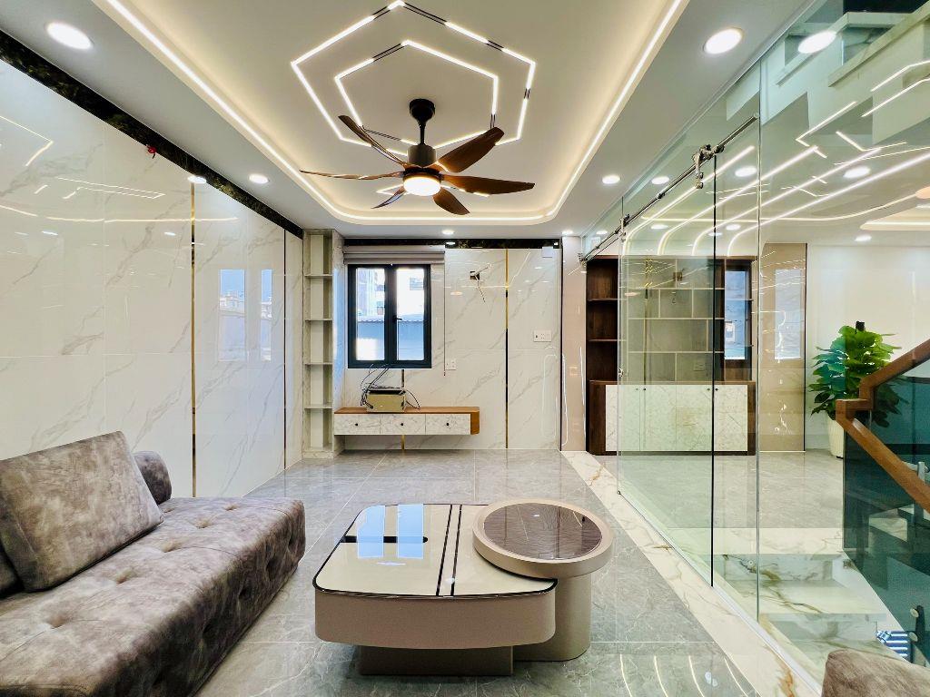 Hạ 500 Triệu Nhà Góc 2 Mặt Tiền Hương Lộ 2 Gần Tên Lửa 5,8x12m 5 Tầng 5PN 7,4 Tỷ SHR