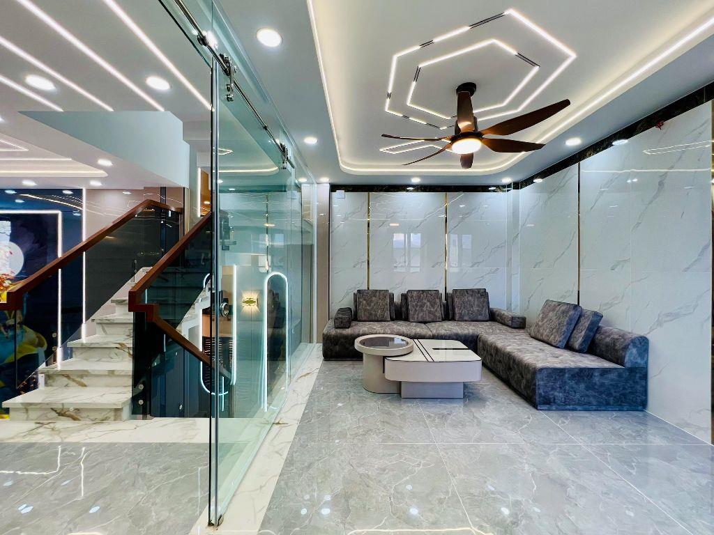 Hạ 500 Triệu Nhà Góc 2 Mặt Tiền Hương Lộ 2 Gần Tên Lửa 5,8x12m 5 Tầng 5PN 7,4 Tỷ SHR