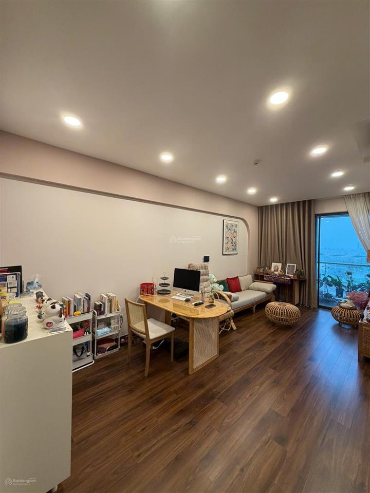 Cần bán gấp ch 78 m2 có nội thất giá 4.650 tỷ view quận 1  mizuki park