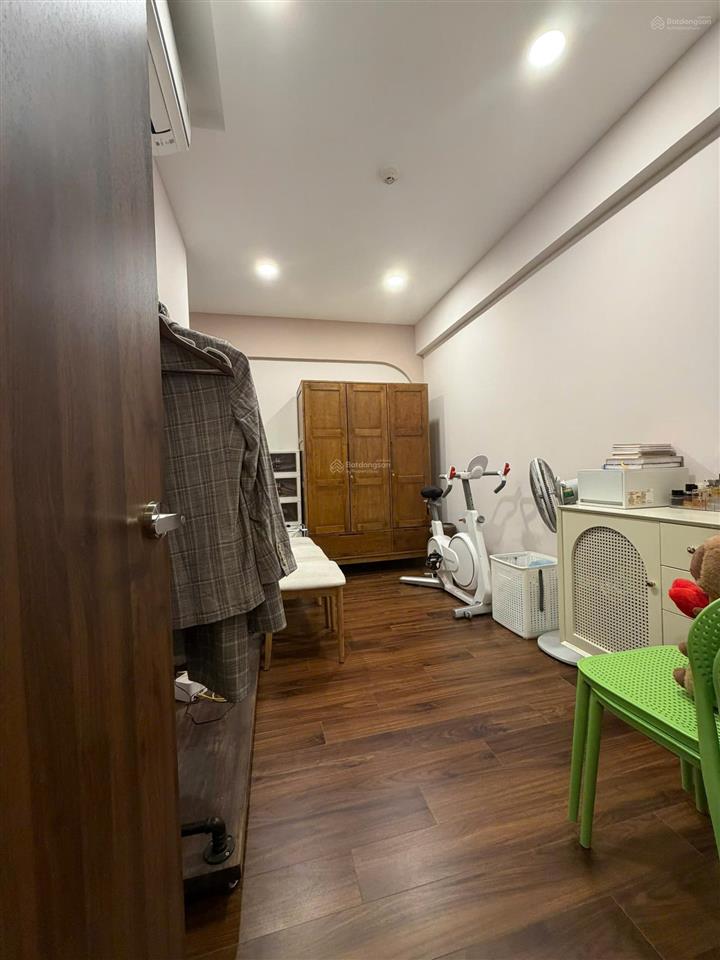 Cần bán gấp ch 78 m2 có nội thất giá 4.650 tỷ view quận 1  mizuki park