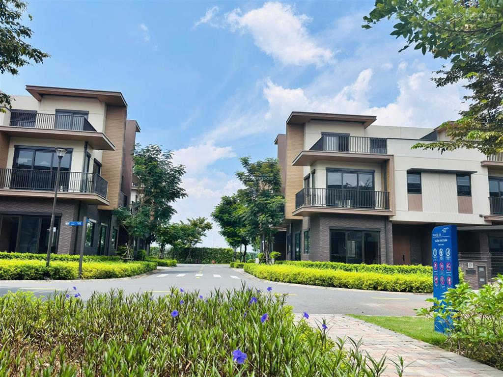 Bán gấp căn nhà phố ngang 6x19.5 giá 6.4 tỷ  sổ hồng sẵn  liền kề sông đồng nai