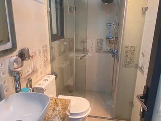 Cho thuê căn hộ ccmn giá rẻ tại ngõ 193 trích sài. ban công view hồ tây thoáng. chỉ 7tr