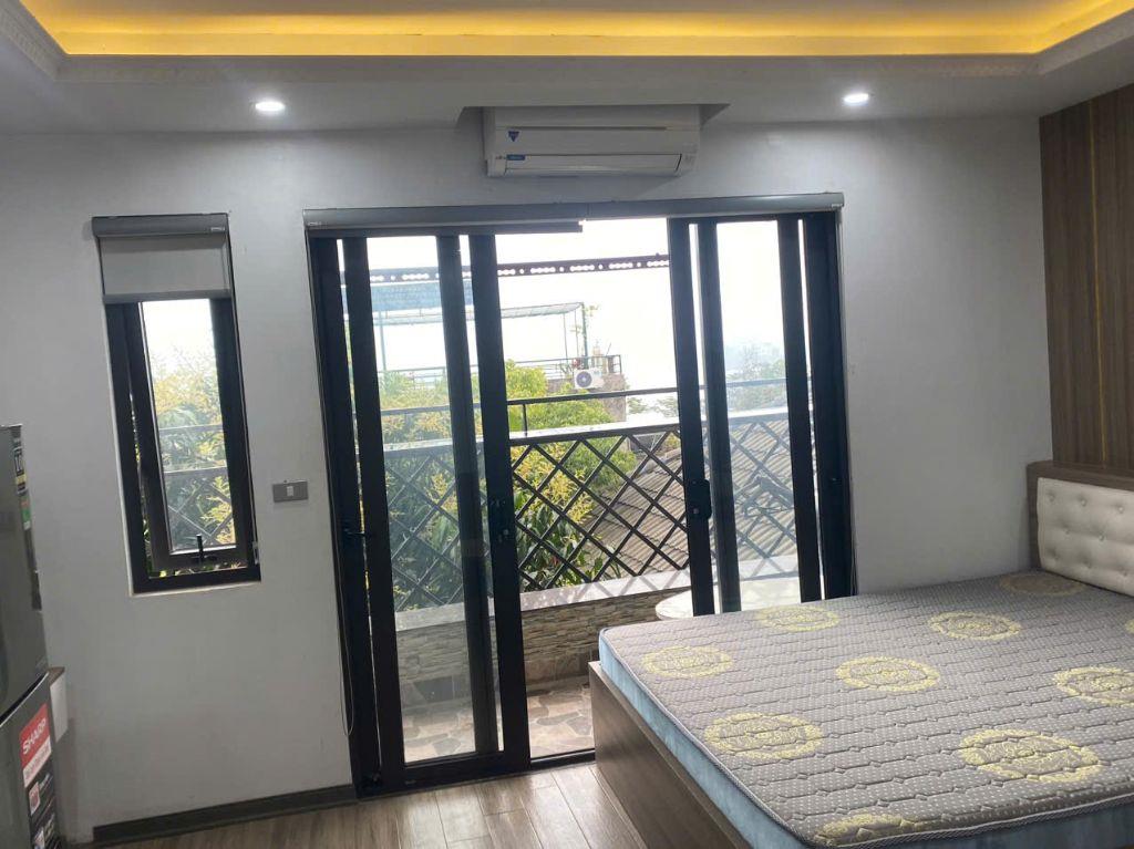 Cho thuê Căn hộ CCMN Studio tại ngõ 193 Trích Sài. Ban công thoáng View Hồ Tây. Chỉ 7tr 