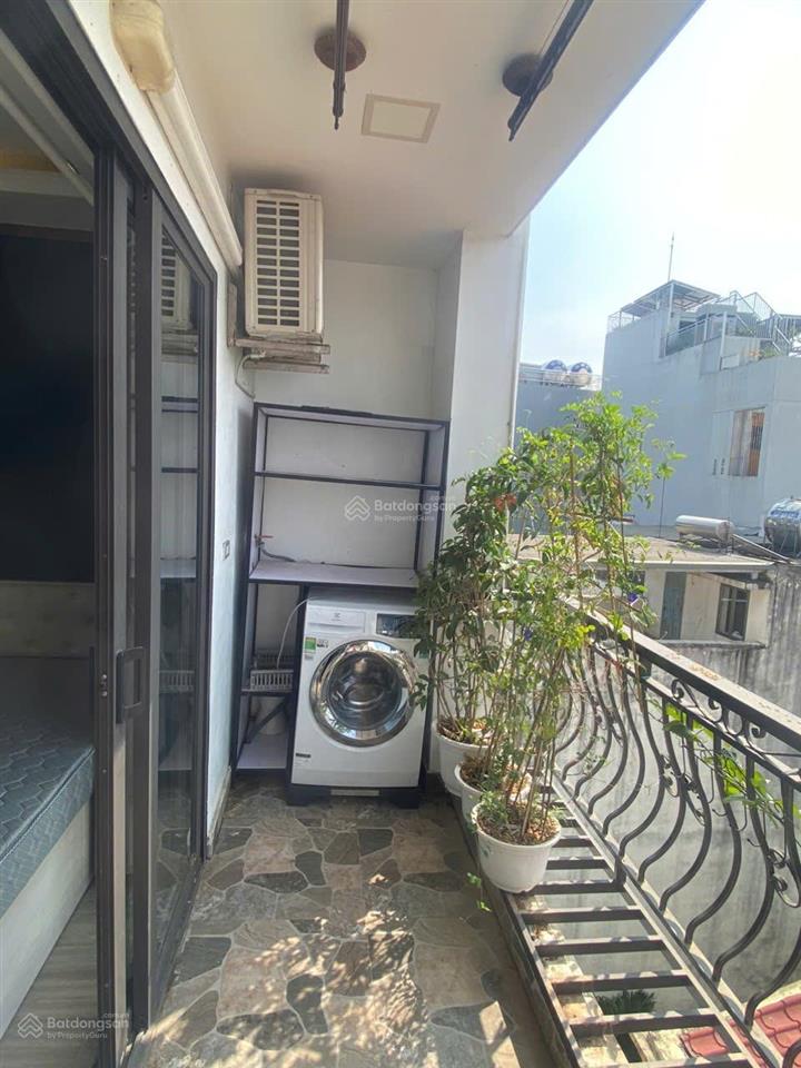 Cho thuê căn chung cư mini tại phố trích, tây hồ. ban công thoáng view toàn mặt hồ. chỉ 6.5tr/th