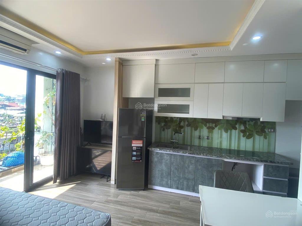 Cho thuê căn chung cư mini tại phố trích, tây hồ. ban công thoáng view toàn mặt hồ. chỉ 6.5tr/th