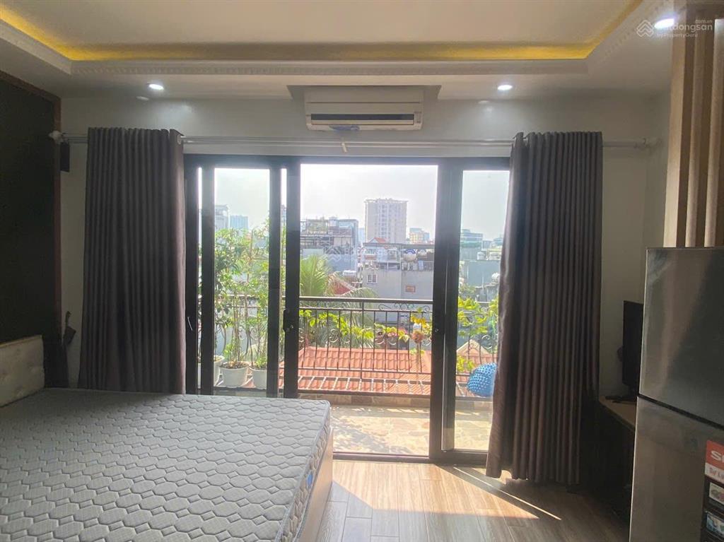Cho thuê căn chung cư mini tại phố trích, tây hồ. ban công thoáng view toàn mặt hồ. chỉ 6.5tr/th