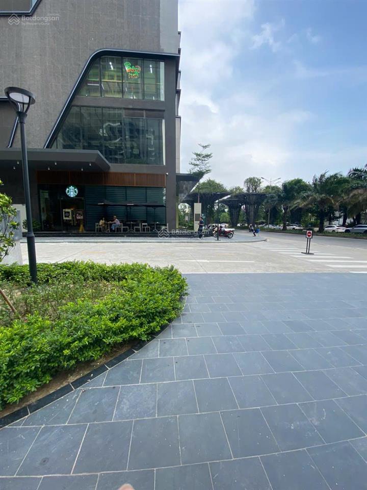 Bán góc ngã tư starbucks diện tích 163m2, doanh thu 150tr/tháng, hợp đồng 5 năm. gọi 0941 617 ***