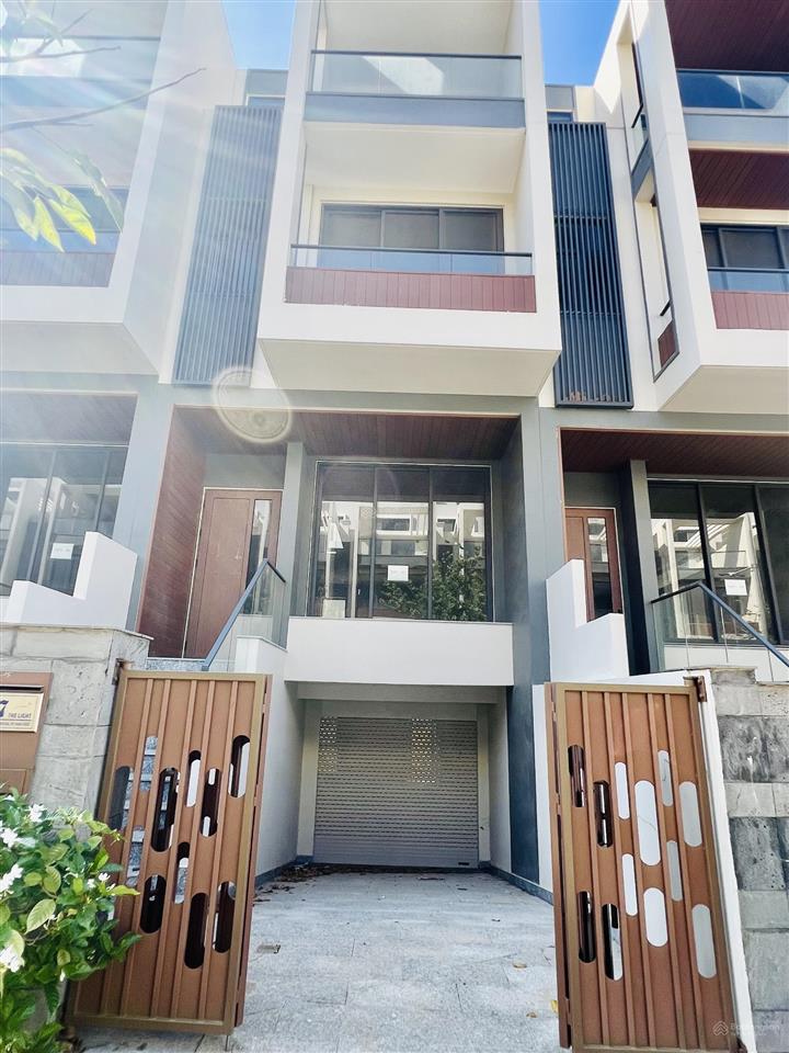 Cần bắt cắt lỗ còn 4,5 tỷ căn nhà phố đẹp tại dự án mũi né summerland. ở hoặc đầu tư đều tốt