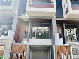 Cần bắt cắt lỗ còn 4,5 tỷ căn nhà phố đẹp tại dự án mũi né summerland. ở hoặc đầu tư đều tốt