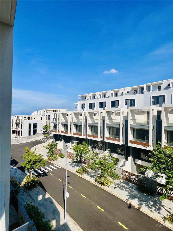 Cần bắt cắt lỗ còn 4,5 tỷ căn nhà phố đẹp tại dự án mũi né summerland. ở hoặc đầu tư đều tốt