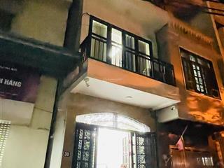 Cho thuê nhà phân lô ô tô đỗ cửa phố chu huy mân, dt 40m x 4.5 tầng, mt 3,4m, giá 13 triệu