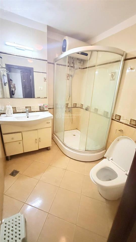 Cho thuê nhà ô tô đỗ cửa phố võ thị sáu, dt 52m x 3.5 tầng, mt 4m, giá 19 triệu