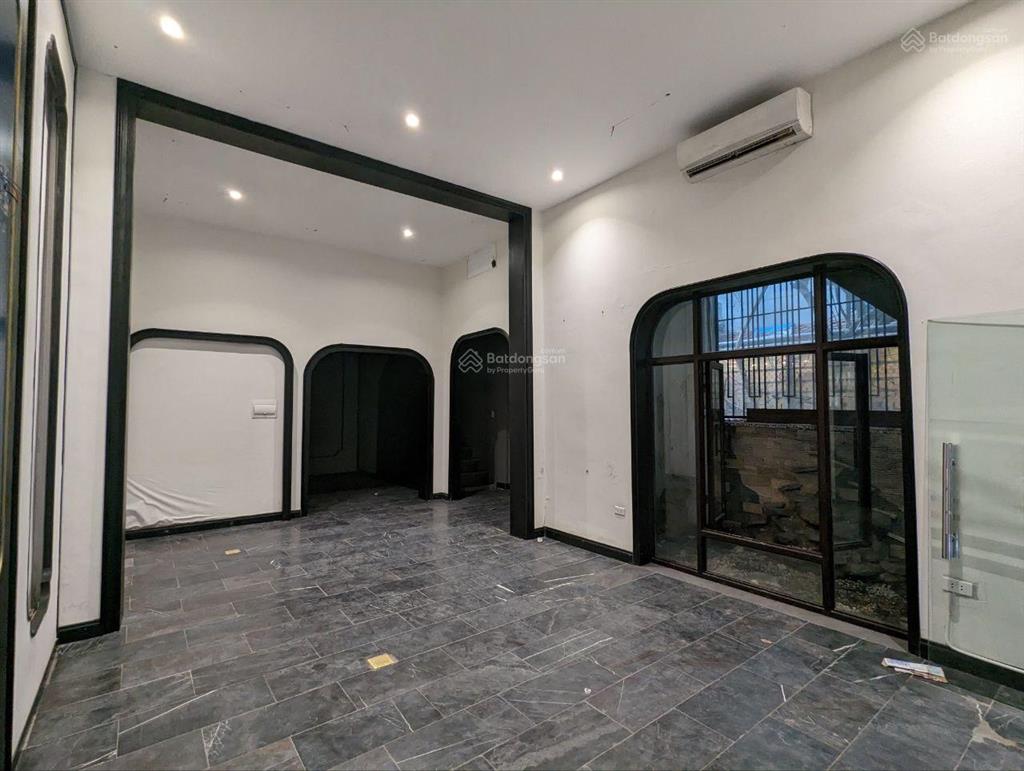 Cho thuê nhà riêng ô tô đỗ cửa phố minh khai, dt 150m² xd 100m² x 4 tầng, 1 hầm, giá 35 triệu