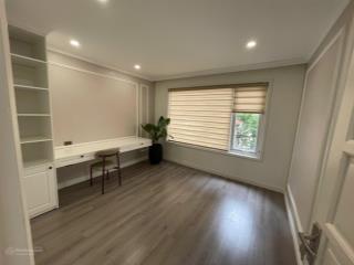 Cho thuê nhà mp tô ngọc vân, dt 100m x 4 tầng, mt 4m, thông sàn giá 79 triệu