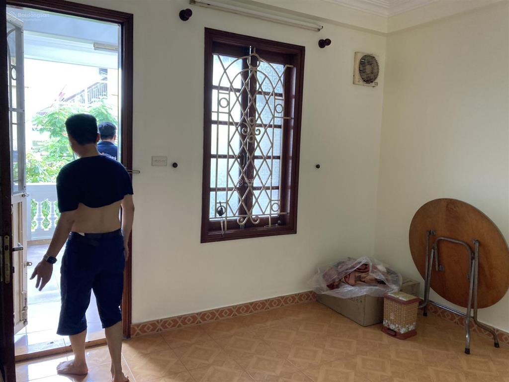 Cho thuê nhà riêng ô tô đỗ cửa phố lạc trung, dt 50m2 x 4 tầng, mt 5m, giá 16 triệu