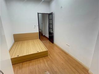 Cho thuê nhà riêng phố sài đồng, ô tô đỗ cửa, dt 40m x 4.5 tầng, mt 3.5m, 6 ngủ, giá 12,5 triệu